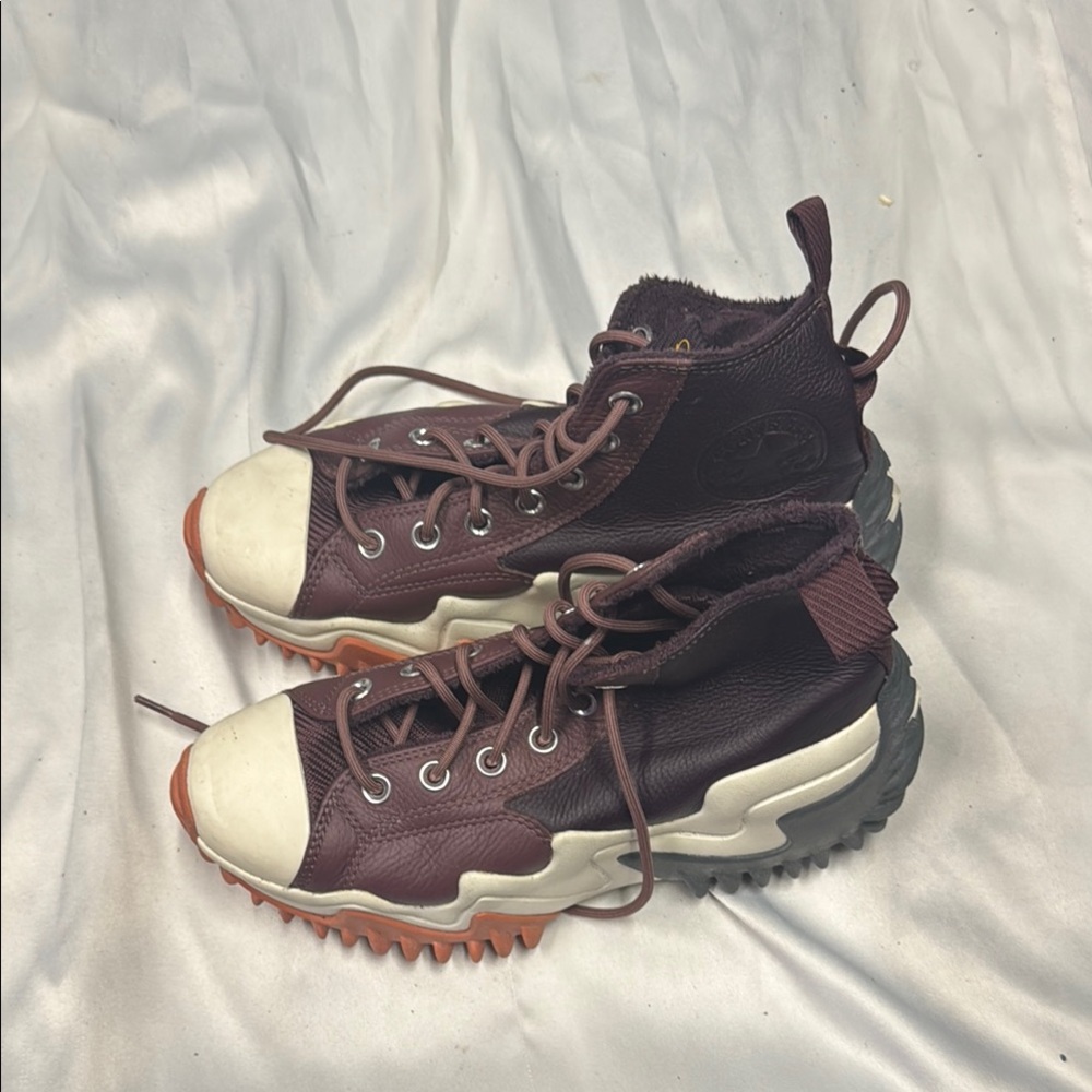 Converse Women's Shoes in Burgundy and Cream